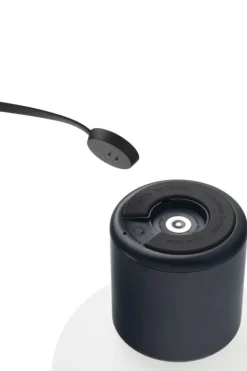 New Works Karl-Johan bärbar bordslampa, kallt svart