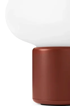 New Works Karl-Johan bärbar bordslampa, jordröd