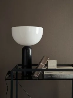 New Works Kizu bordslampa, stor, svart marmor