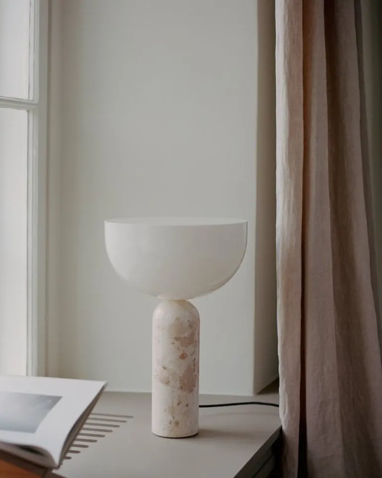 New Works Kizu bordslampa, stor, Kunis Breccia-marmor