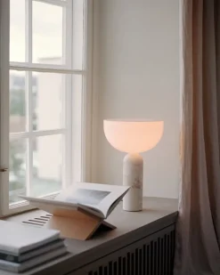 New Works Kizu bordslampa, stor, Kunis Breccia-marmor