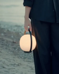 New Works Lantern bärbar lampa