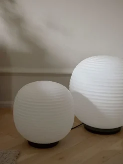 New Works Lantern Globe bordslampa, medium