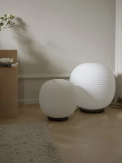 New Works Lantern Globe bordslampa, medium