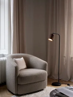 New Works Material golvlampa, rökt ek