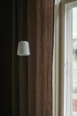 New Works Material pendellampa, opalglas