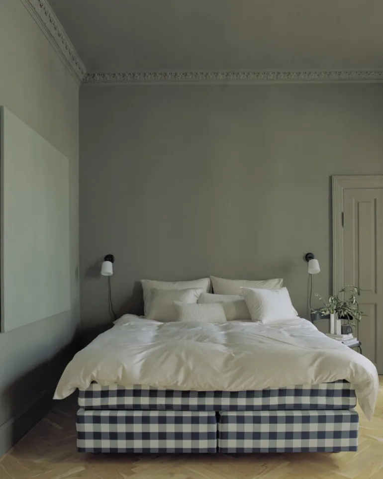 New Works Material vägglampa, opalglas