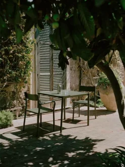 New Works May stol, mörkgrön