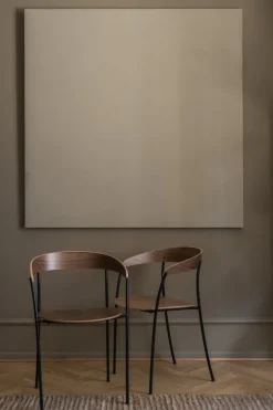 New Works Missing karmstol, lackerad valnöt - svart