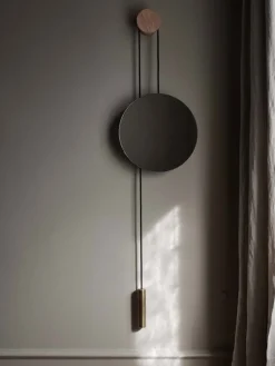 New Works Rise & Shine väggspegel, mässing