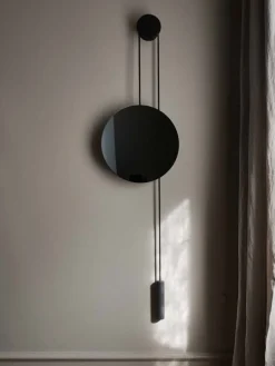 New Works Rise & Shine väggspegel, svart stål