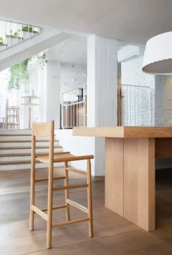 Nikari Akademia High, barstol, 75 cm, lackad ek