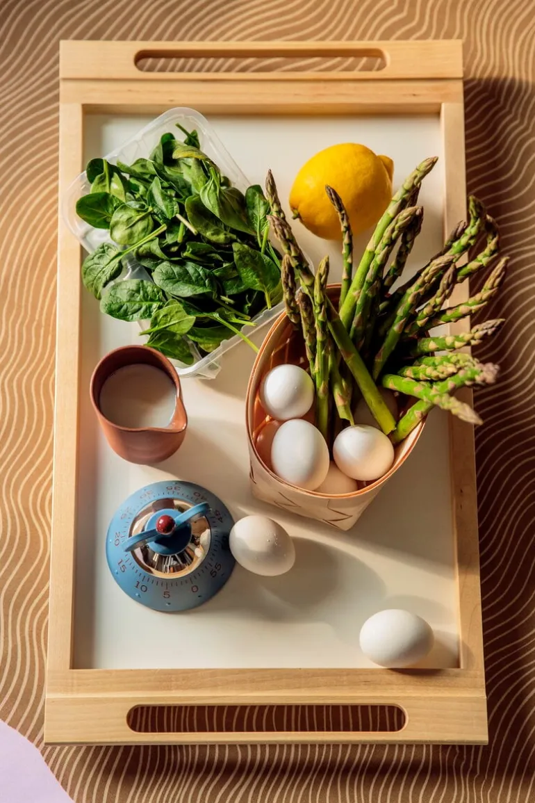 Nikari Alvar bricka, björk - vitt laminat