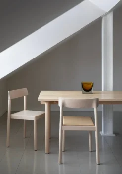 Nikari Kumu, stol, lackad björk