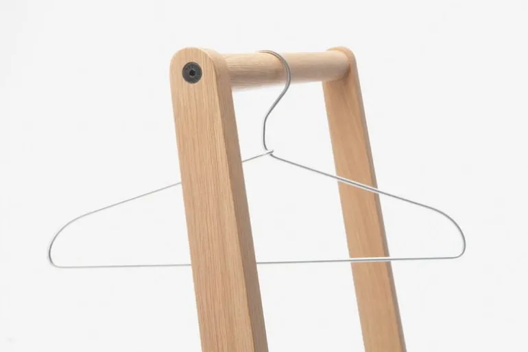 Nikari Skandinavia liten klädhängare, ask