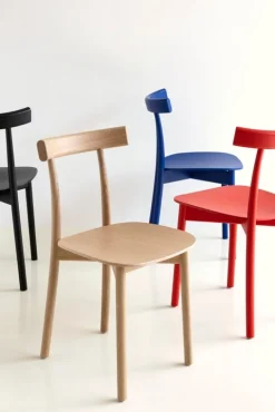 Nine Skinny stol, rödfärgad ask