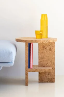 Nine Tee sidobord, runt, naturkork