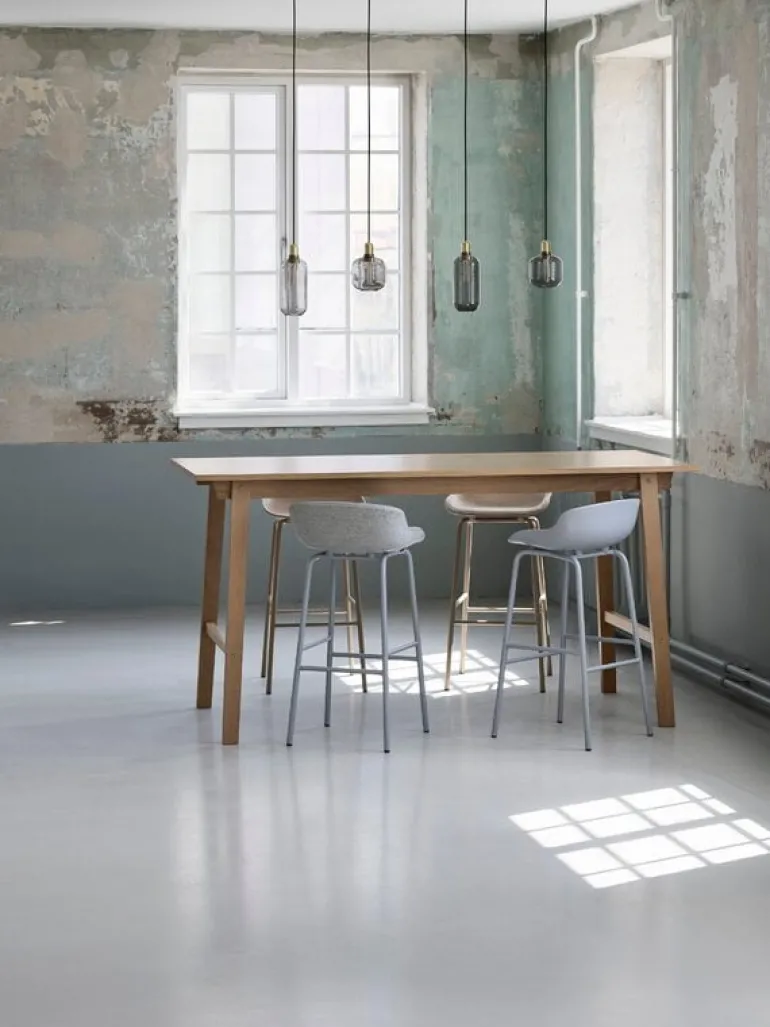 Normann Copenhagen Amp lampa, liten, rök - mässing