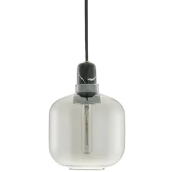 Normann Copenhagen Amp pendellampa, liten, rök - svart