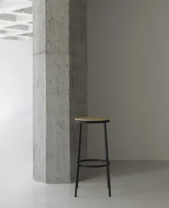 Normann Copenhagen Circa barstol, 75 cm, svart stål - ek