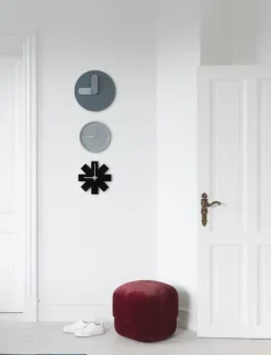 Normann Copenhagen Circus sittpuff/fotpall, liten, mörkröd velour