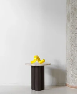 Normann Copenhagen Crooked One, ljusstake, gul