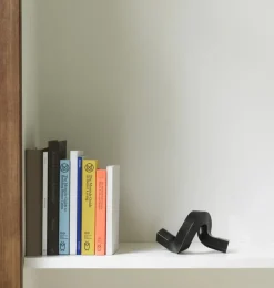 Normann Copenhagen Crooked One, ljusstake, brons