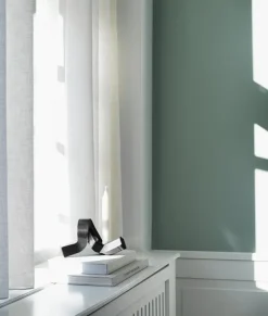 Normann Copenhagen Crooked One, ljusstake, brons