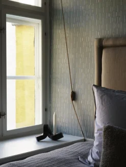 Normann Copenhagen Crooked One, ljusstake, brons