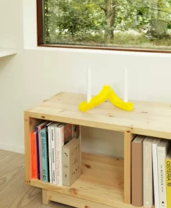 Normann Copenhagen Crooked Two, ljusstake, gul