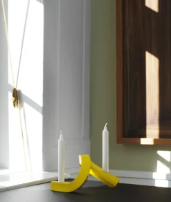 Normann Copenhagen Crooked Two, ljusstake, gul