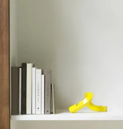 Normann Copenhagen Crooked Two, ljusstake, gul