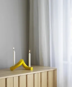 Normann Copenhagen Crooked Two, ljusstake, gul