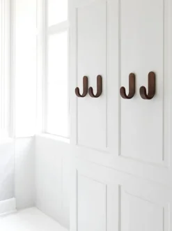 Normann Copenhagen Curve hook väggkrok, valnöt