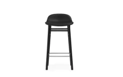 Normann Copenhagen Form barstol, 65 cm, svart ek - svart läder Ultra