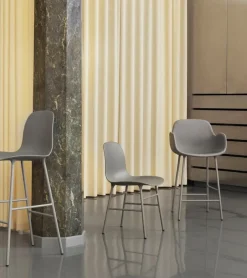 Normann Copenhagen Form barstol 65 cm, stålbas, grå