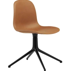 Normann Copenhagen Form Swivel 4L stol, svart - brandy läder Ultra