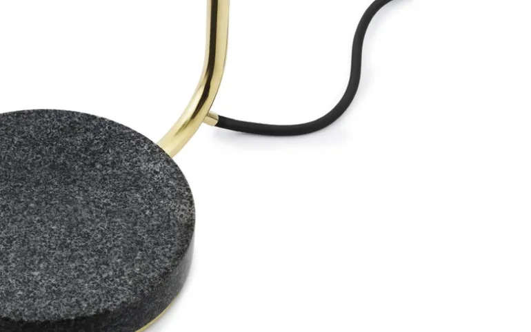 Normann Copenhagen Grant bordslampa, mässing