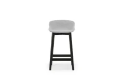 Normann Copenhagen Hyg barstol, 65 cm, svart ek - Synergy 16
