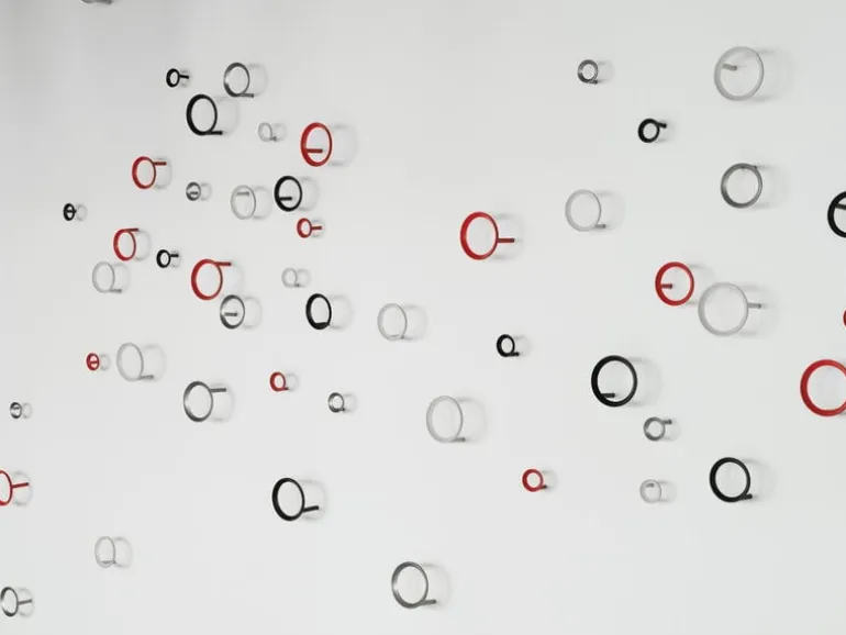 Normann Copenhagen Loop krok, liten, borstad zink