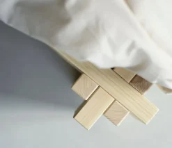 Normann Copenhagen Notch säng, 160 x 200 cm, UV-lackerad furu