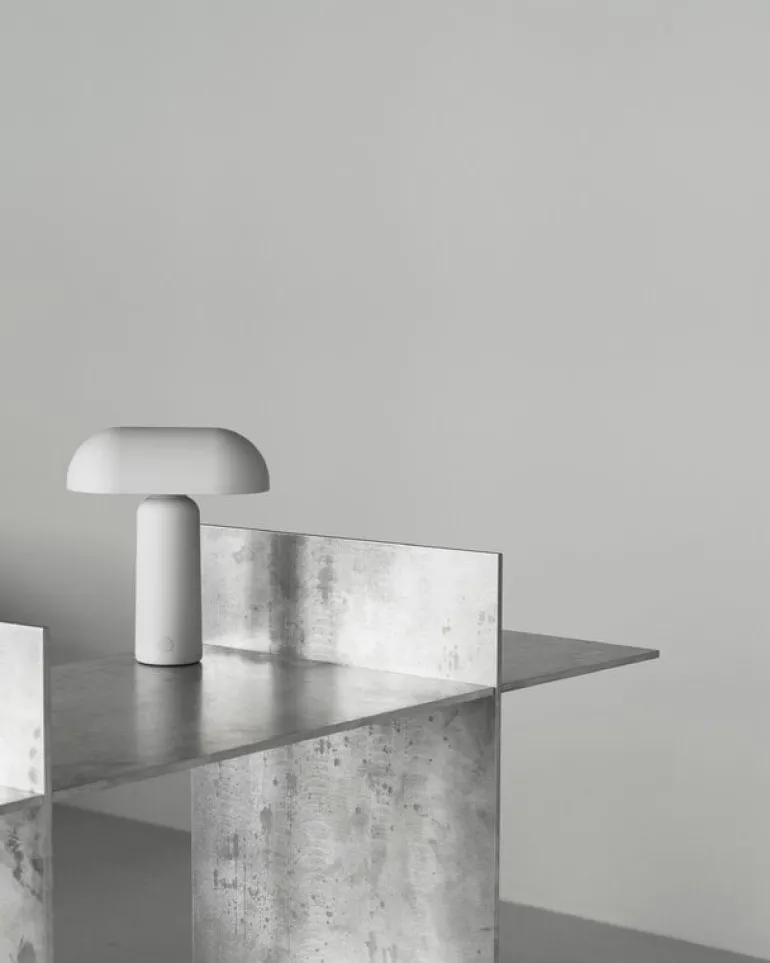 Normann Copenhagen Porta bärbar bordslampa, grå