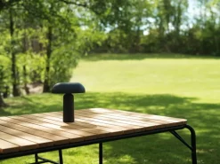 Normann Copenhagen Porta bärbar bordslampa, grön