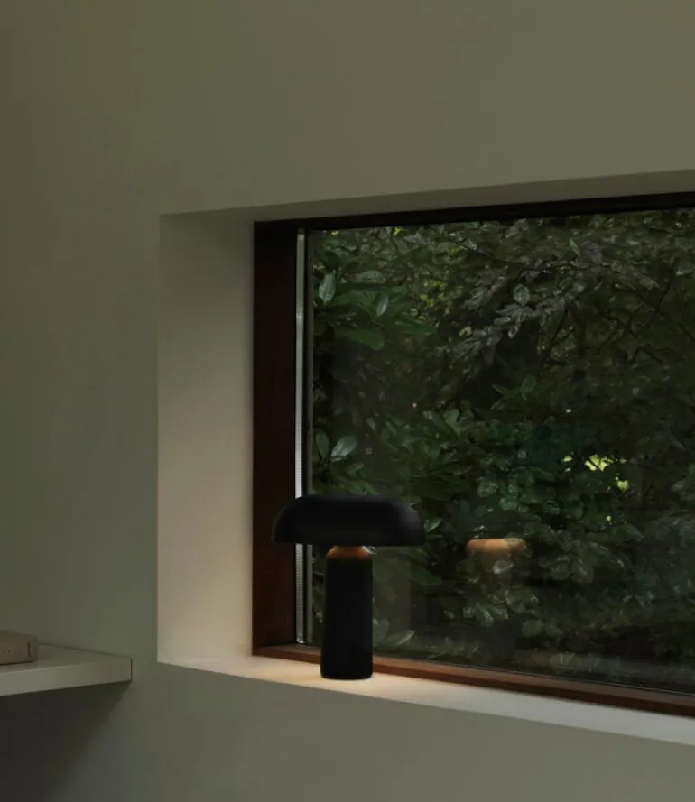 Normann Copenhagen Porta bärbar bordslampa, svart
