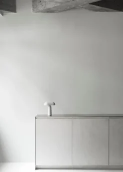 Normann Copenhagen Porta bärbar bordslampa, vit