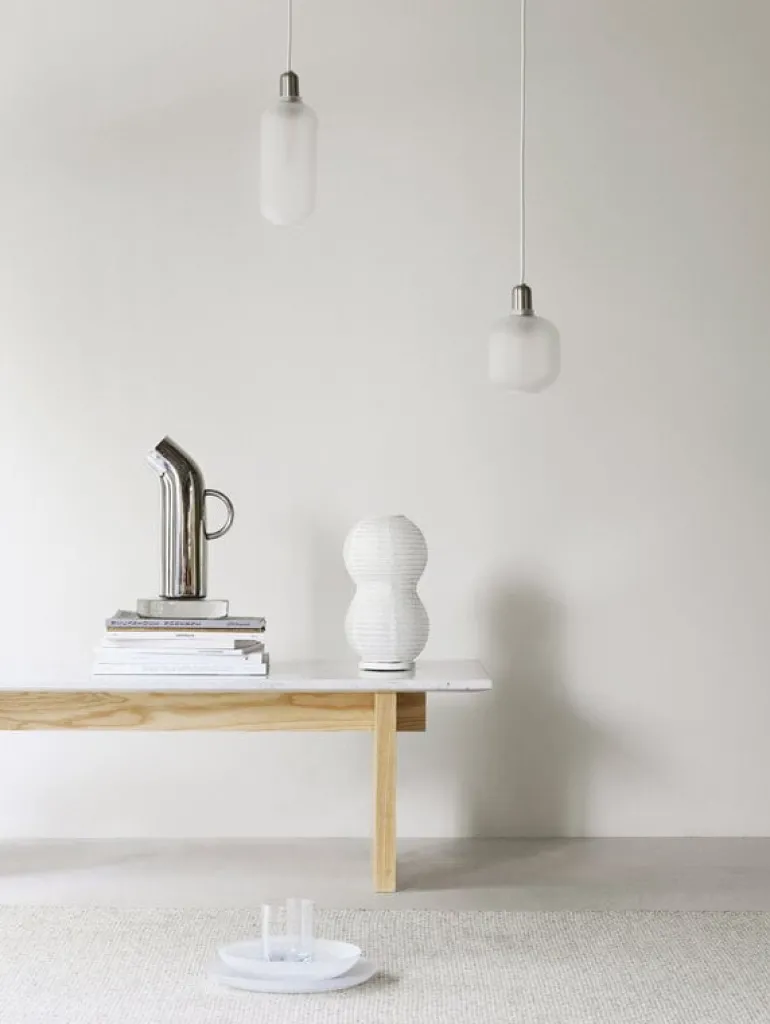 Normann Copenhagen Puff Twist bordslampa, vit