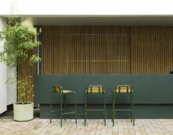 Normann Copenhagen Vig barstol, 75 cm, robiniaträ - mörkgrön