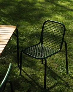 Normann Copenhagen Vig matbord, 90 x 80 cm, robiniaträ - mörkgrön