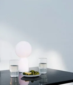 Normann Copenhagen Yo bärbar bordslampa, liten, vit