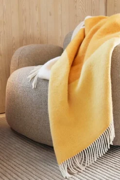 Northern Echo pläd, 130 x 170 cm, gul